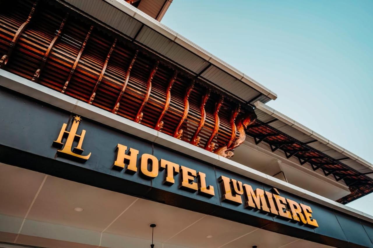 Hotel Lumiere Alappuzha Экстерьер фото